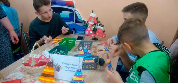 Можно сделать новогодний подарок для детей из хосписа. В Минске проходит благотворительная акция.