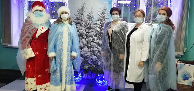 Женщины поздравили с наступающим Новым годом и Рождеством пациентов и сотрудников  Государственного учреждения "Больница паллиативного ухода "Хоспис"
