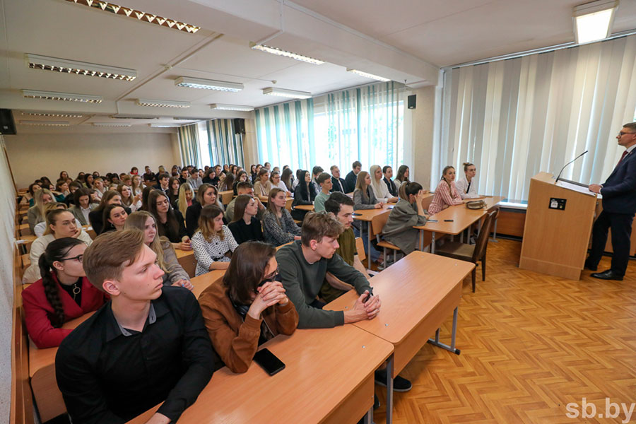 Коваленко – студентам БГЭУ: вы не только будущее нашей страны, но и двигатель прогресса
