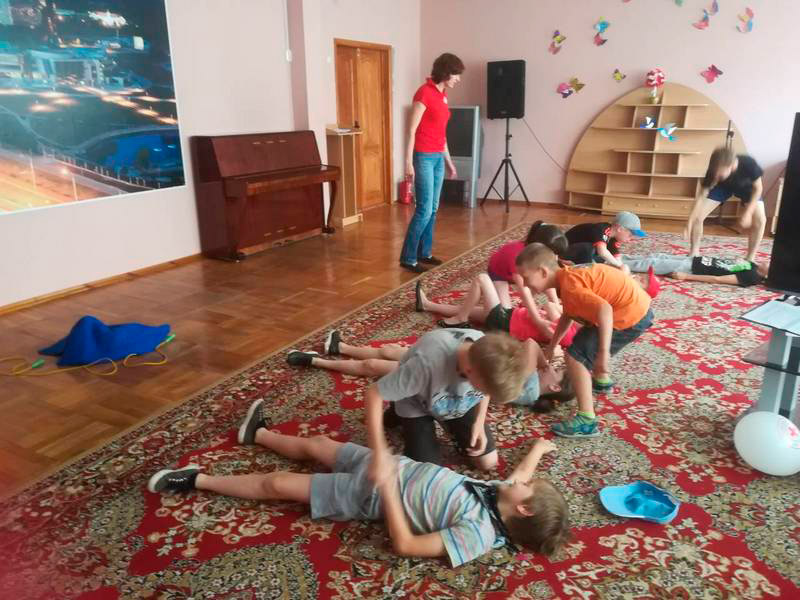 Волонтёры Заводской РО БОКК и в летний период встречаются с воспитанниками СПЦ с приютом Заводского района г.Минска.