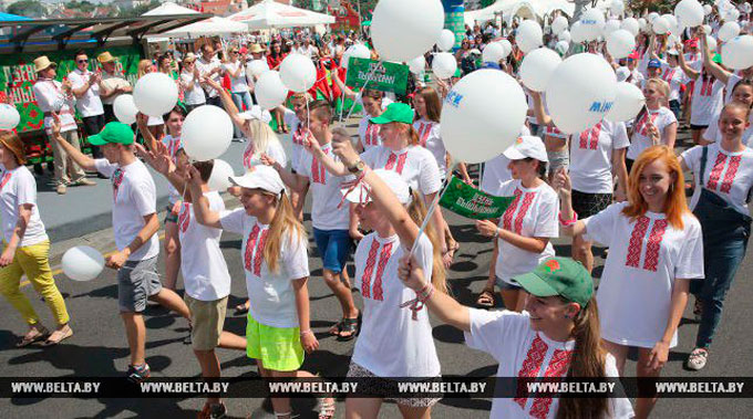 ОО «Белорусский республиканский союз молодежи» предлагает в новом учебном году провести первым урок «Беларусь — крынiца натхнення»