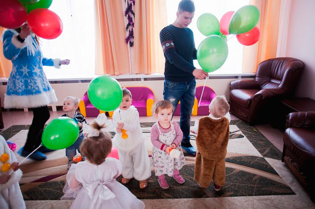 Акция Белорусского республиканского союза молодежи Чудеса на Рождество