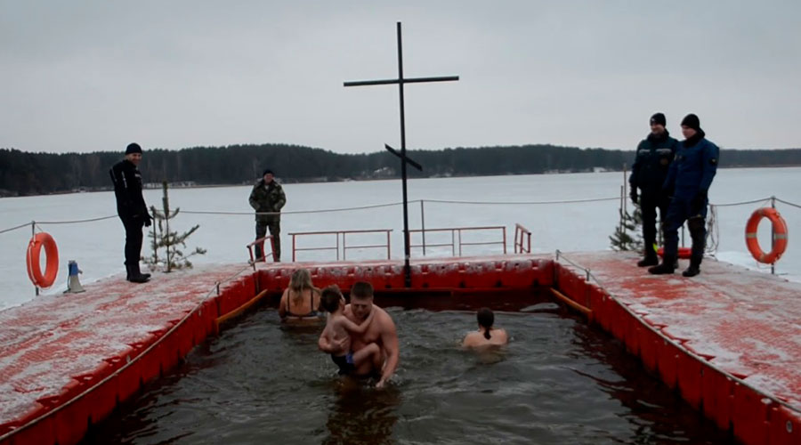 19 января православные традиционно отмечают праздник Крещения Господня. Он установлен в честь принятия Иисусом Крещения в водах реки Иордан.