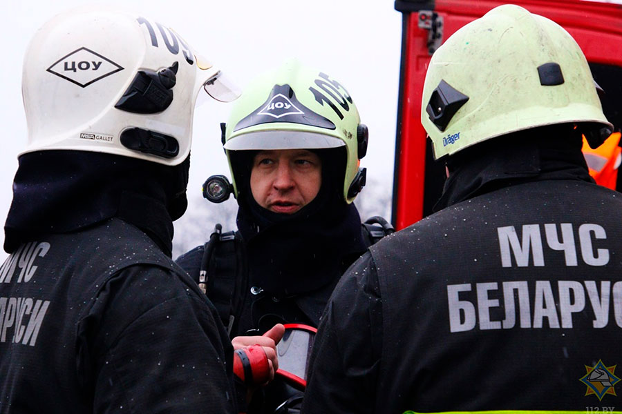 Столичные спасатели провели тактико-специальные учения в Минском автомеханическом колледже.