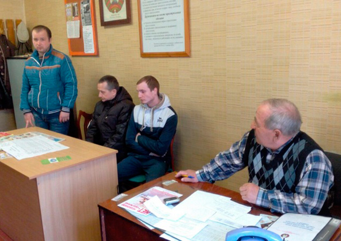 В Заводском районе г.Минска в рамках профилактической акции  «Дом без насилия!» 28 апреля 2016 г. прошли заседания советов общественных пунктов охраны порядка. 