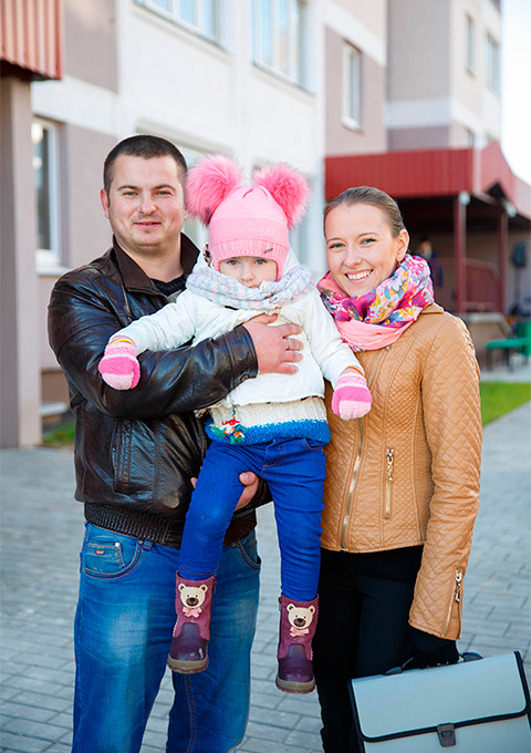 Ключи от новых квартир в Заводском районе получили сегодня более 70 семей 