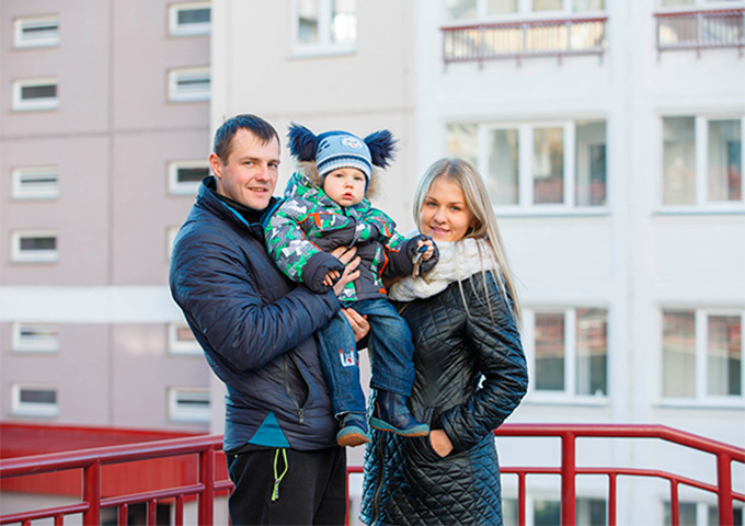 Ключи от новых квартир в Заводском районе получили сегодня более 70 семей 