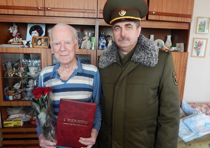 Поздравление с 90-ем ветерана Великой Отечественной войны.
