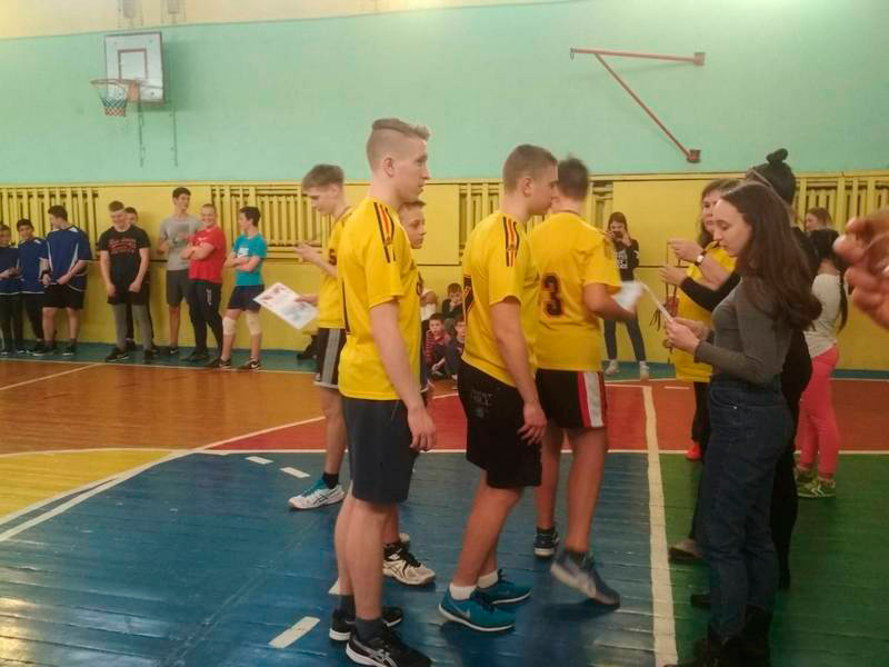 Открытые соревнования Заводского района по волейболу спартакиады по месту жительства.