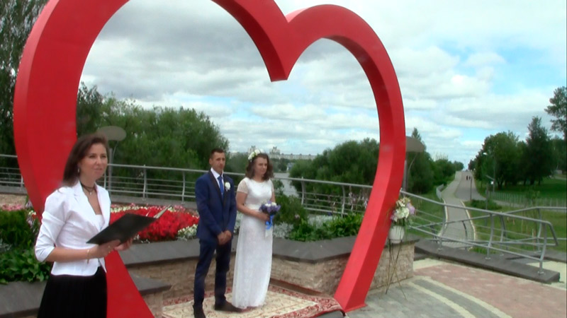 торжественная церемония регистрации брака в парке «900-летия имени города Минска».