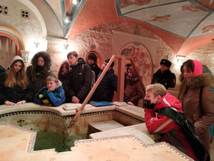 Заводской р-н: сотрудники ИДН совместно с несовершеннолетними посетили Свято-Елисаветинский монастырь
