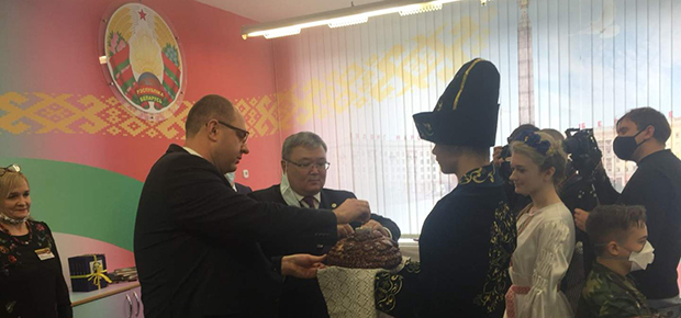 В средней школе № 143 открылся кабинет по изучению языка, истории и культуры Казахстана