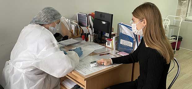 «Чтобы обезопасить себя и окружающих». В Белорусской академии авиации началась вакцинация против COVID-19 