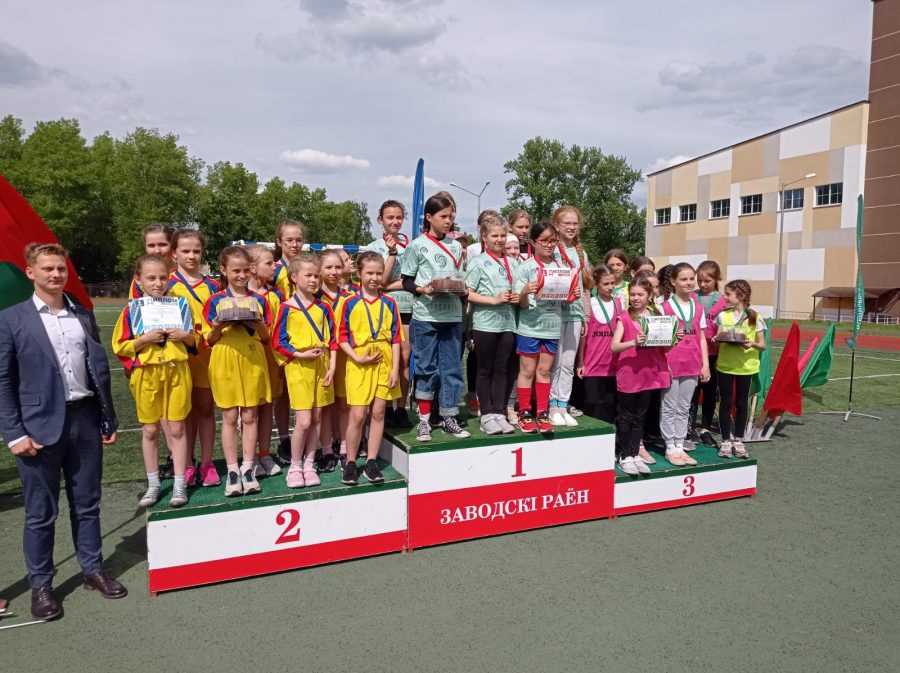 В Заводском районе подведены итоги соревнований среди детей и подростков «Кожаный мяч»