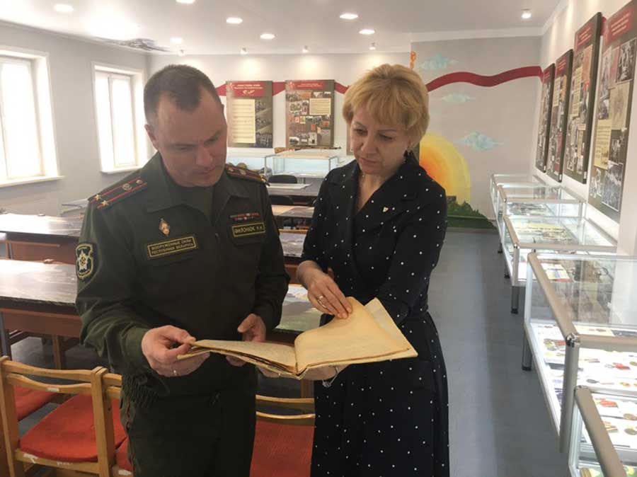 Представители «Белой Руси» передали в военный комиссариат документы комбрига 2-й партизанской бригады
