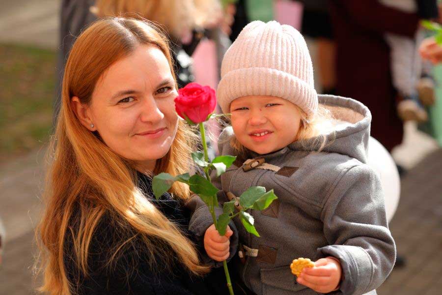 Бескорыстная любовь. В Минске состоялось праздничное мероприятие, посвященное Дню матери