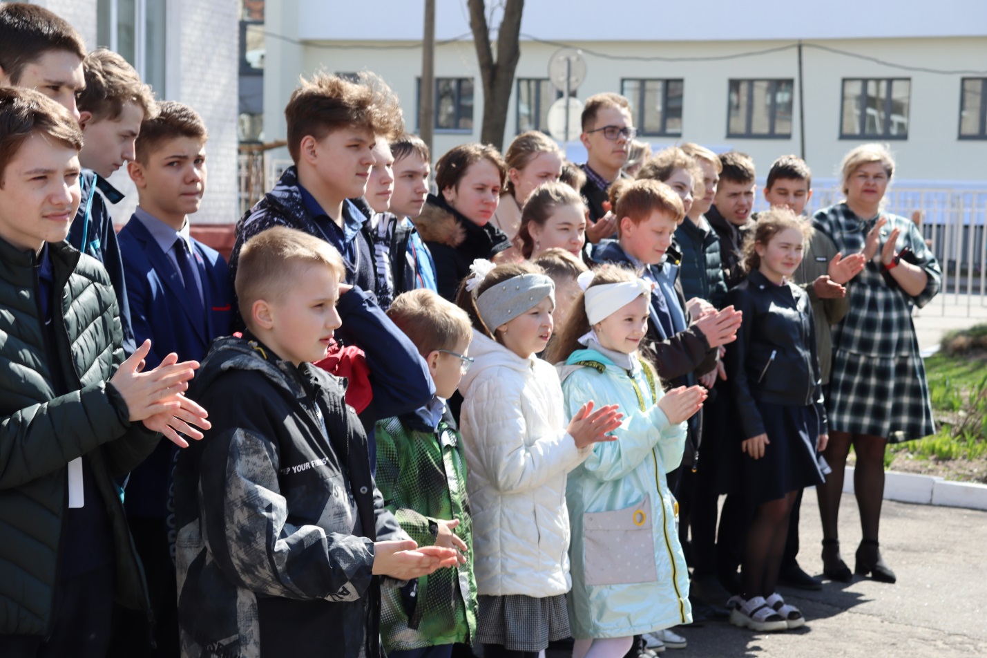 В столичной школе прошла благотворительная акция в честь 85-летия Заводского района