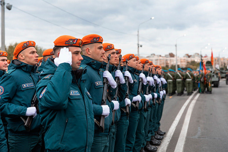 Под знаменем Победы: белорусские спасатели…