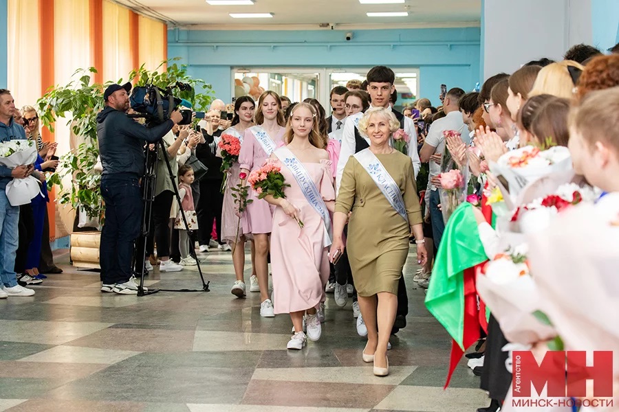 Надежда Лазаревич — выпускникам гимназии…