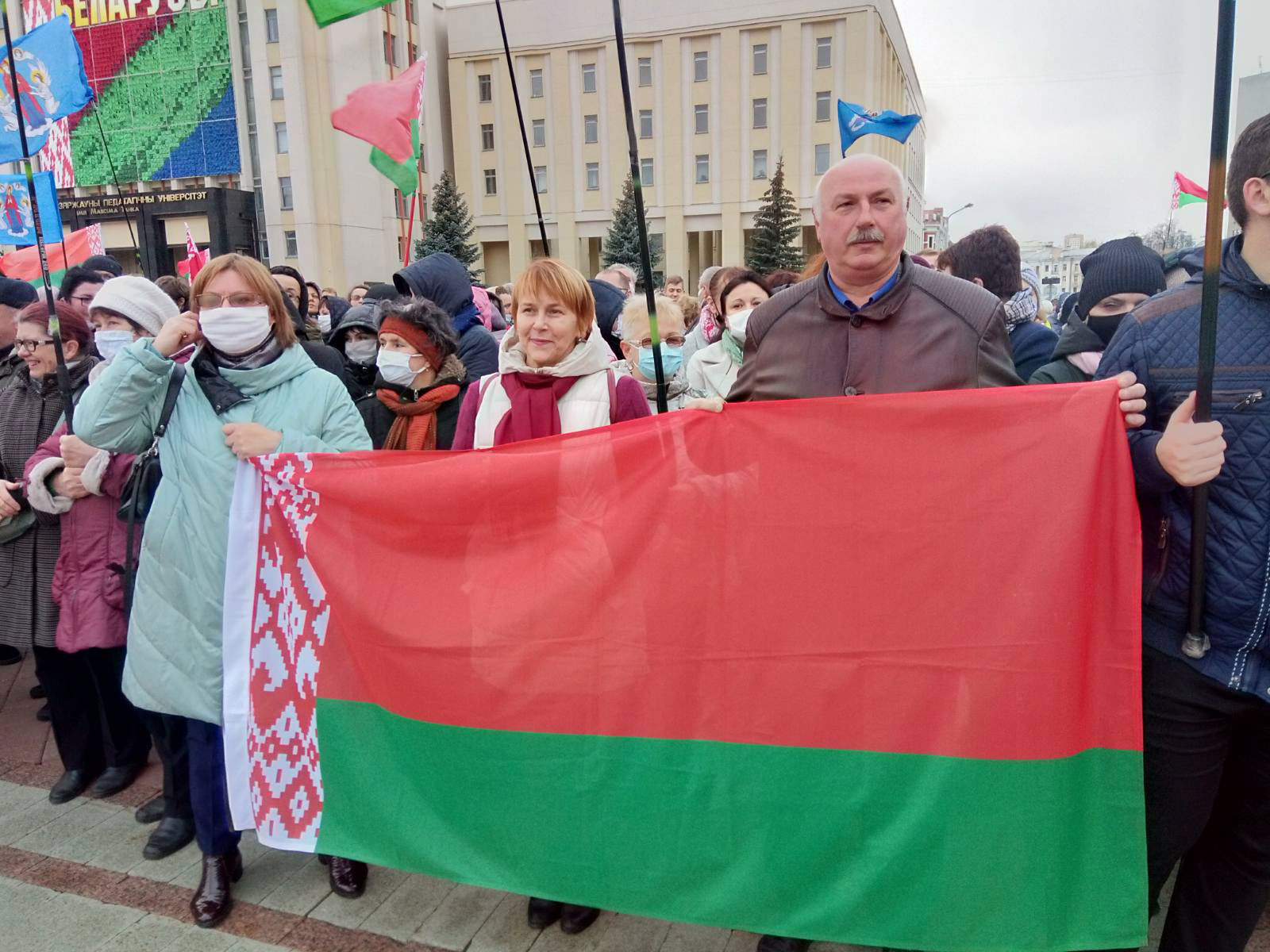 АКТИВИСТЫ ЗАВОДСКОЙ РАЙОННОЙ ОРГАНИЗАЦИИ СТОЛИЦЫ РОО «БЕЛАЯ РУСЬ» ПРИНЯЛИ УЧАСТИЕ В ТОРЖЕСТВЕННОЙ ЦЕРЕМОНИИ ВОЗЛОЖЕНИЯ ЦВЕТОВ К ПАМЯТНИКУ В.И.ЛЕНИНУ.