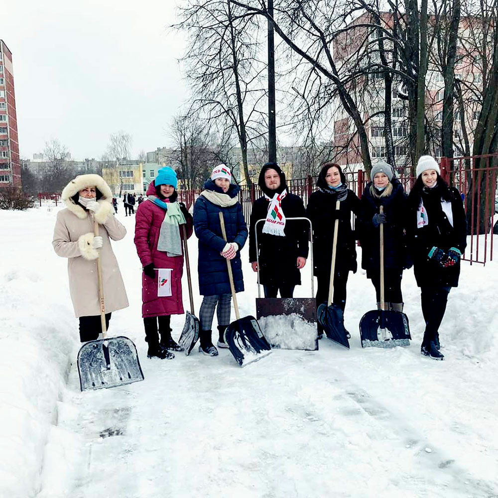 «БЕЛАЯ РУСЬ» - В БОРЬБЕ СО СНЕГОПАДОМ!