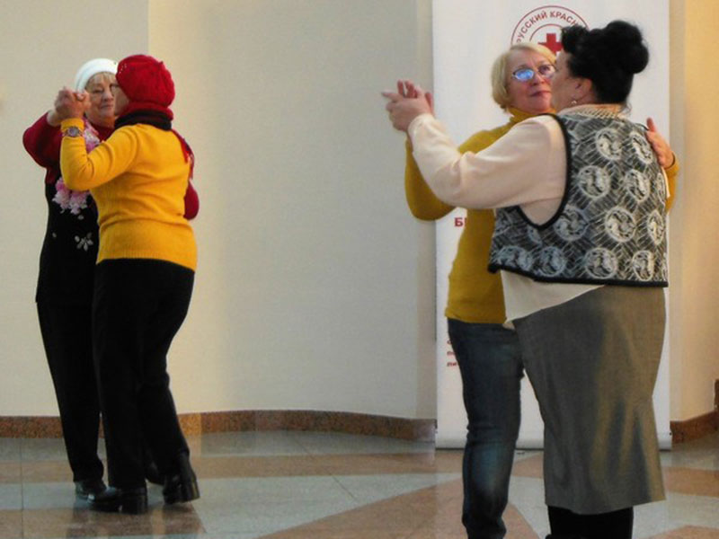  Активное участие в выставке-ярмарке для зрелого возраста «50 плюс» приняла Заводская  РО Красного Креста. 