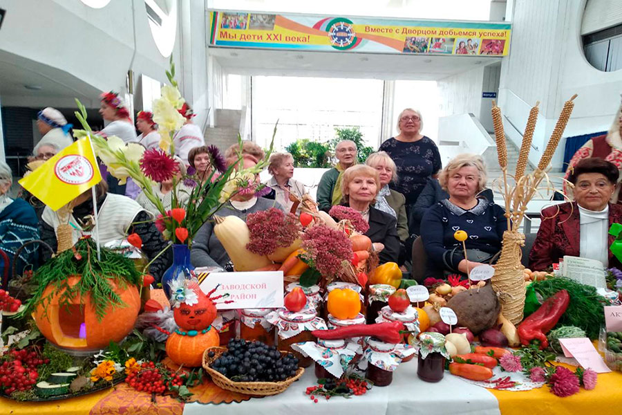 Представители районной организации приняли участие в городском конкурсе «Мой сад и огород» - ветеранские дожинки.