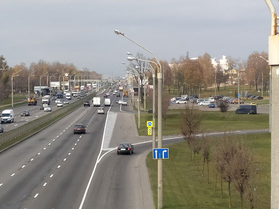 Запрещен поворот налево при выезде с гипермаркета «GREEN» на проспект Партизанский