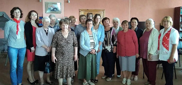 На базе отделения дневного пребывания для инвалидов (ул. Варвашени, 20) состоялась встреча с членами комитета солдатских матерей, дети которых погибли в мирное время.